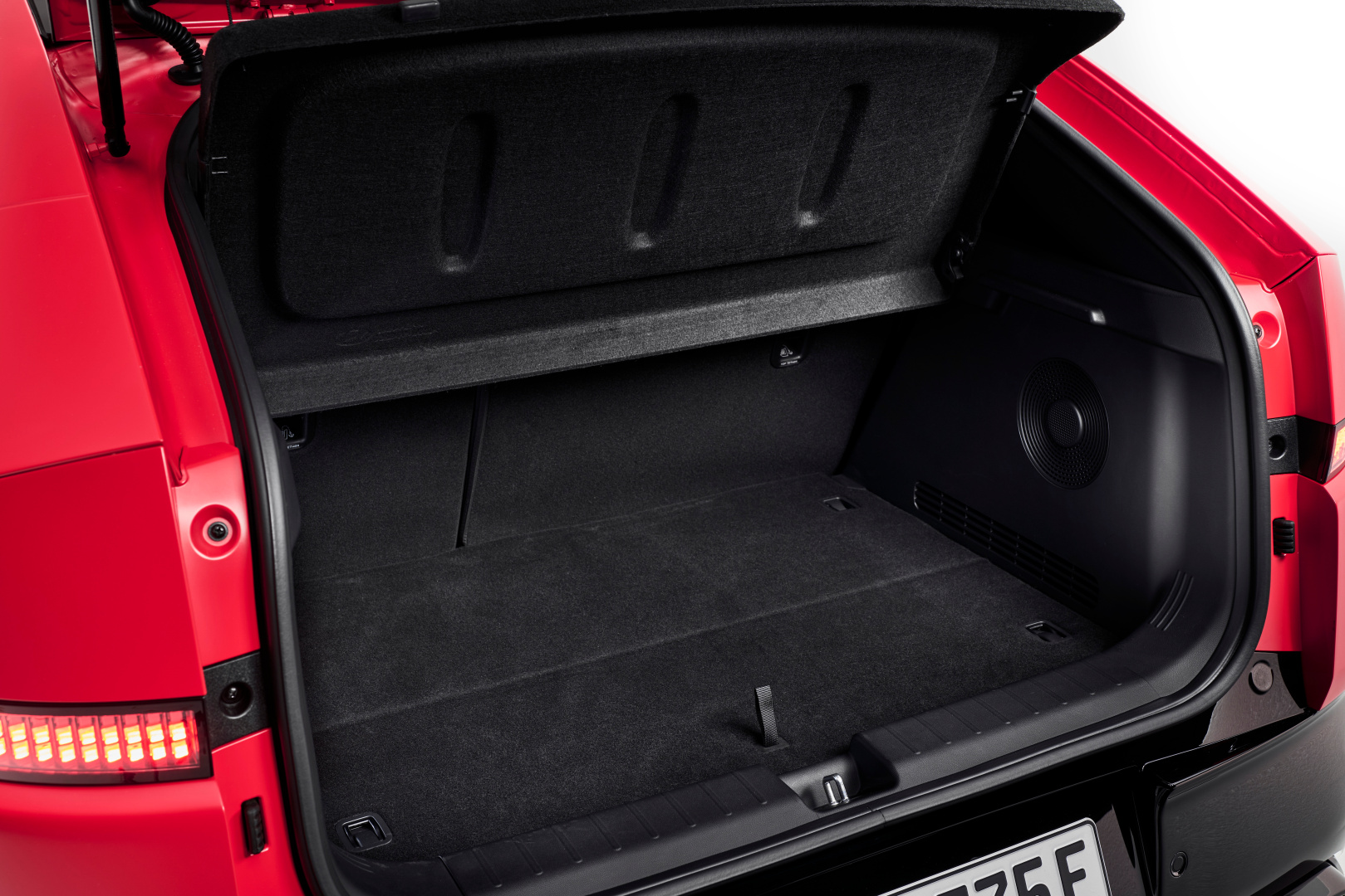 SMALL_70780-hyundai-ioniq3-int5